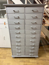 Arkistointi/lokerikko lipasto L. 86,5cm, S. 47cm ja K. 152cm