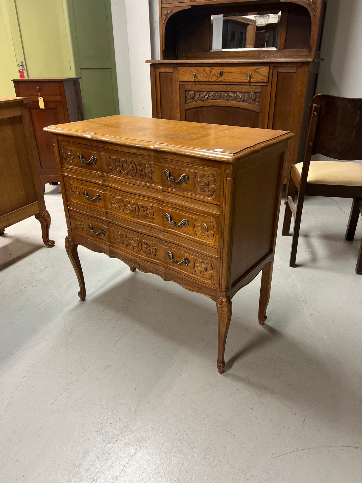 Rokokoo lipasto L. 83,5cm, S. 49cm ja K. 79cm