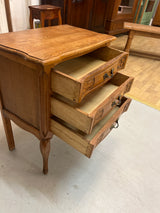 Rokokoo lipasto L. 59cm, S. 36cm ja K. 73cm