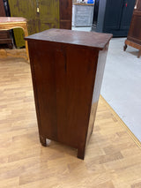 Talonpoikais lipasto L. 42,5cm, S. 32,5cm ja K. 89,5cm