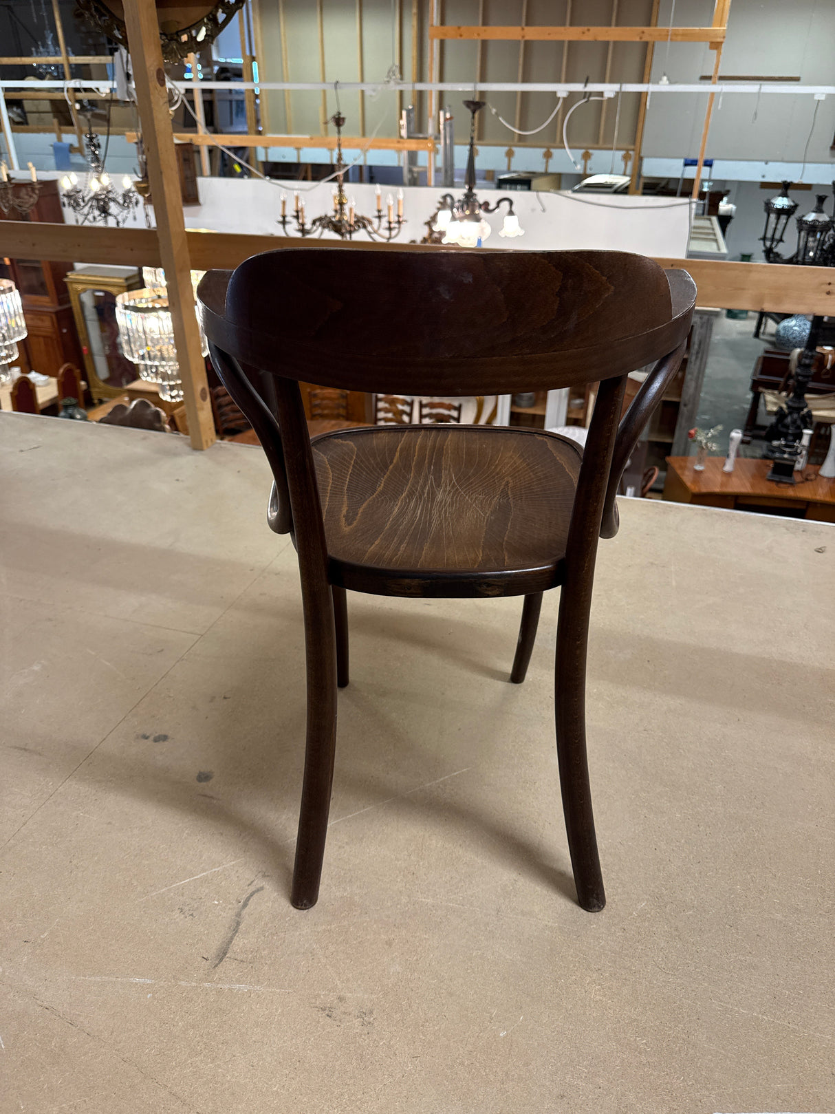 Upea thonet tyylinen ruokatuoli L.54cm, S.45cm, K.77cm