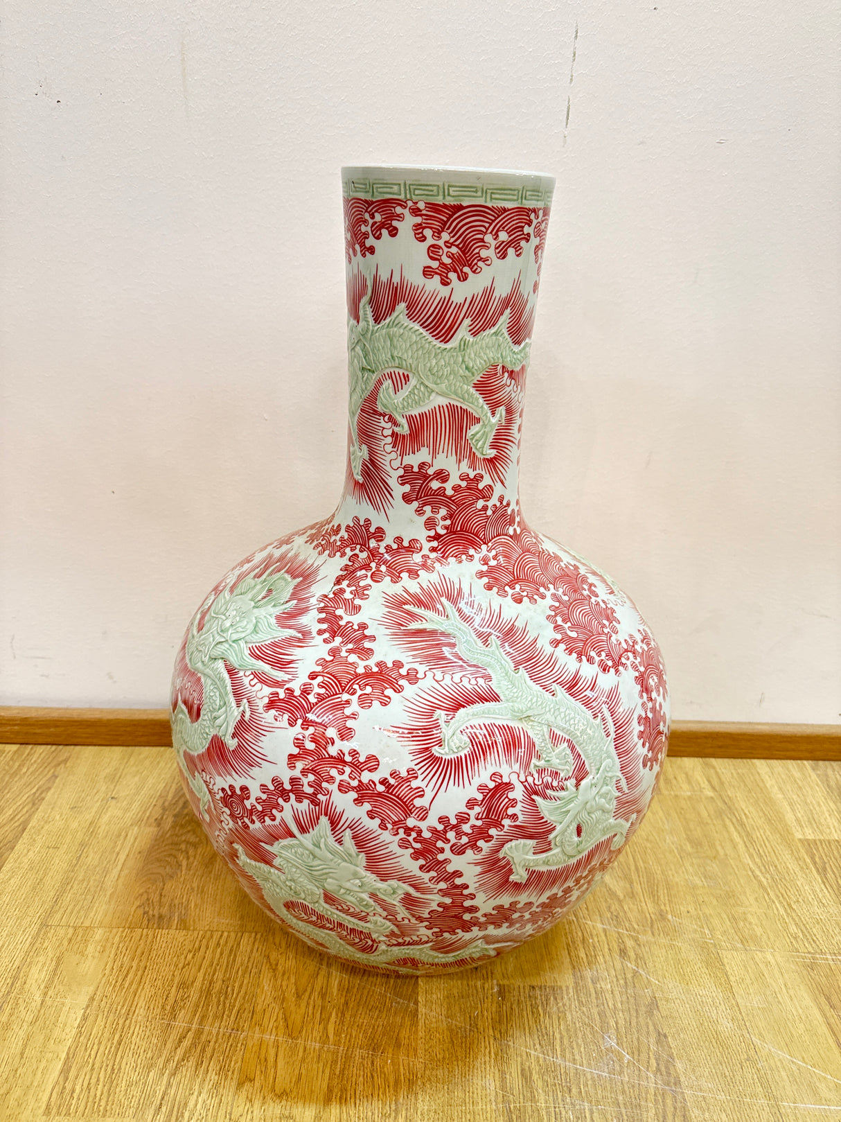 Erittäin upea Kiinalainen pallomaljakko K.64cm, H.39cm