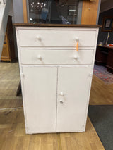 Pieni talonpoikais kaappi kahdella vetolaatikolla L. 73cm, S. 56cm ja K. 120,5cm