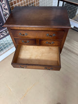 Lipasto L. 65cm, S. 39,5cm ja K. 80cm