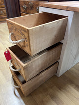Desk W.130cm, D.65cm and H.73.5cm.
