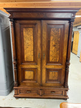 Barokki vaatekaappi L. 139,5cm, S. 66cm ja K. 199cm