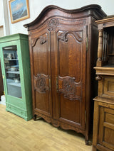 1800-luvun vaatekaappi. L. 160cm, S. 60cm ja K. 240cm