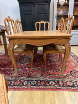 Rokokoo ruokailuryhmä (pöytä + 6 tuolia)