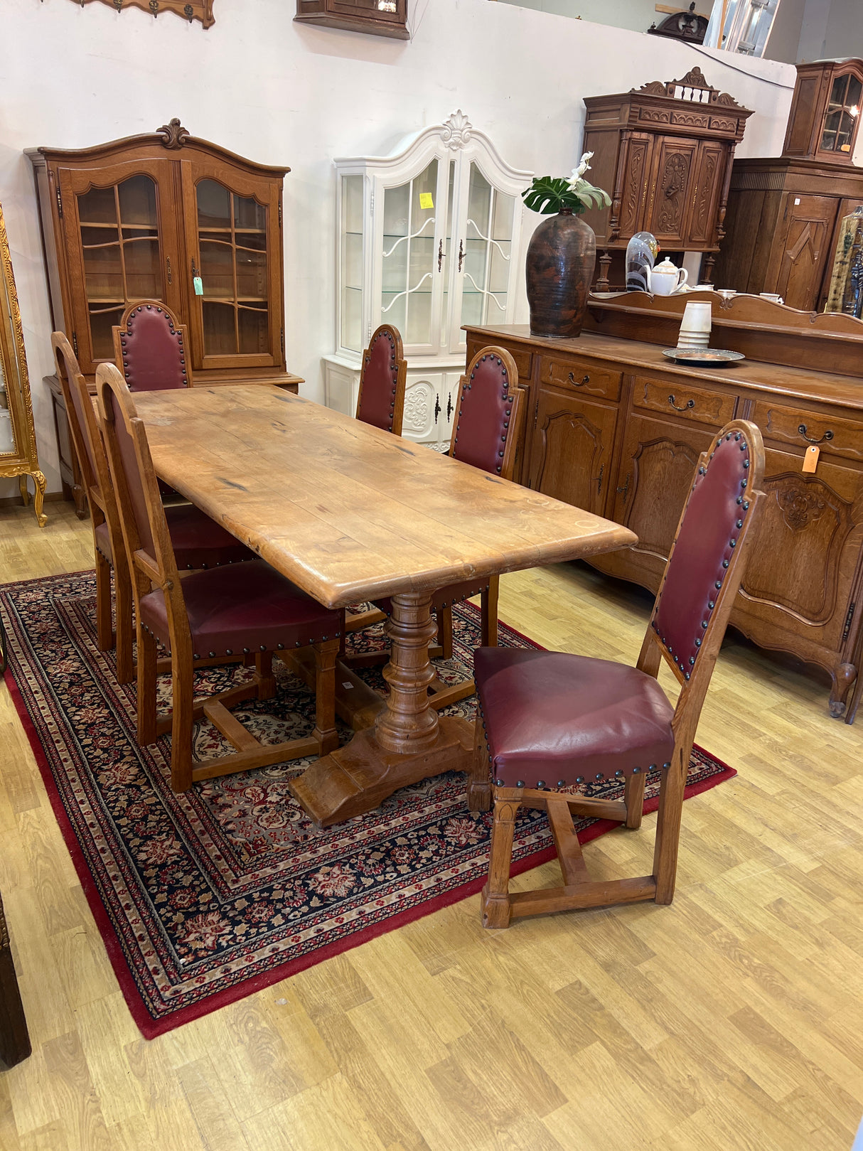 Gorgeous oak dining set. Table length 220cm, width 84cm and height 78cm.