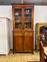 Astia/kirjakaappi L. 115cm S. 50,5cm ja K. 254cm