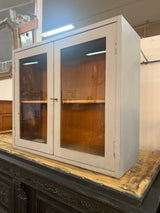 Seinäkaappi L. 70cm, S. 25cm ja K. 60,5cm