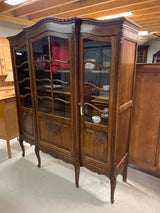 Rokokoo kirja/astiakaappi L. 155cm, S.47cm ja K. 179cm
