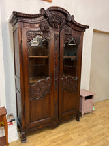 Huikea vitriinikaappi L. 144cm, S. 55cm ja K. 227,5cm