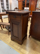 Kaunis mahonki lipasto L. 51cm, S. 45,5cm ja K. 92cm
