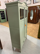 Jugend vitriinikaappi L. 105cm, S. 44cm ja K. 187,5cm