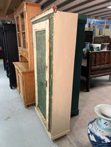 Vaatekaappi L. 92cm, S. 35cm ja K. 187cm