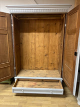 Upea vanha vaatekaappi L. 132cm, S. 59,5cm ja K. 192cm