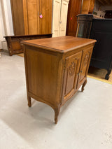 Rokokoo-pikkukaappi L.79.5cm, S.43cm, K.75.5cm