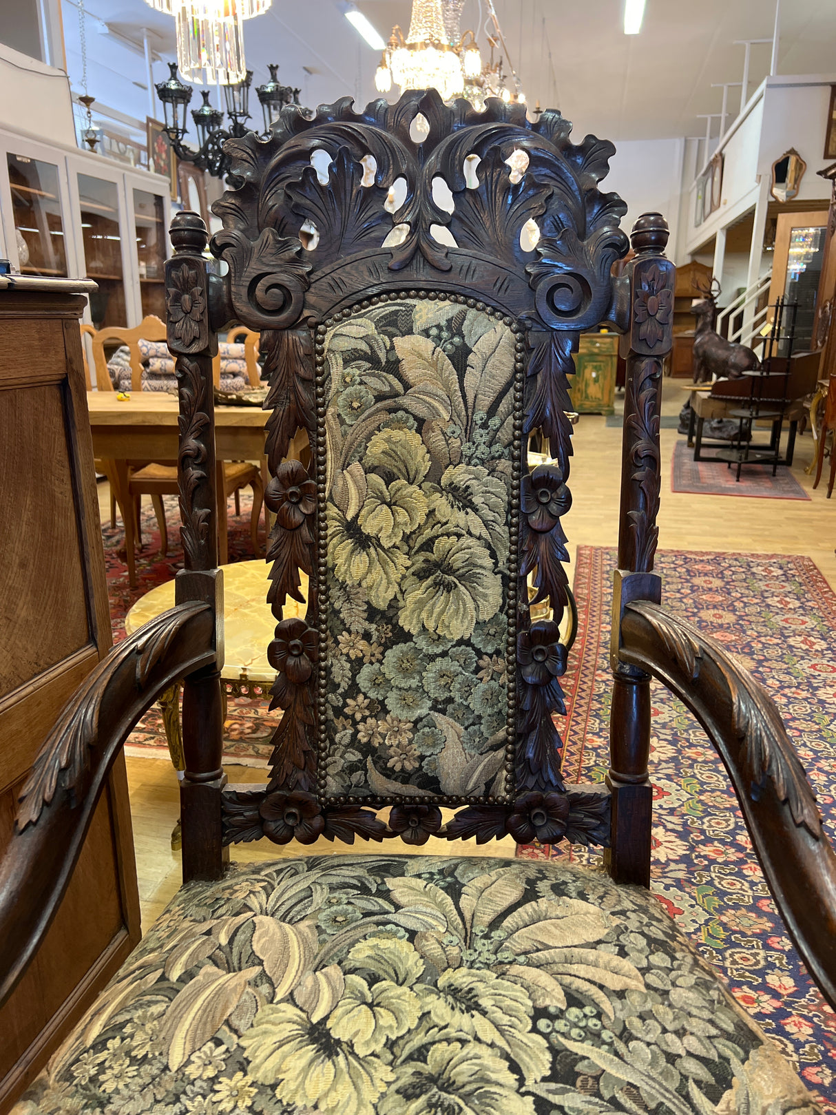 Upea tuolipari saatavana 2 kpl L. 85cm, S. 70cm ja K. 130cm