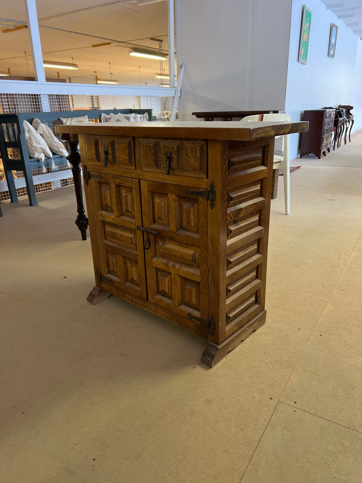 Tammilipasto L. 90cm, S. 33,5cm ja K. 75cm