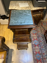 Upea Italialainen kukkapylväs L. 37cm, S. 37cm ja K. 137cm