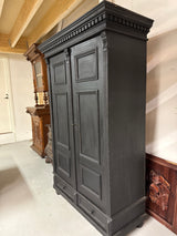 Musta vaatekaappi L. 118cm, S.53cm, K.185cm