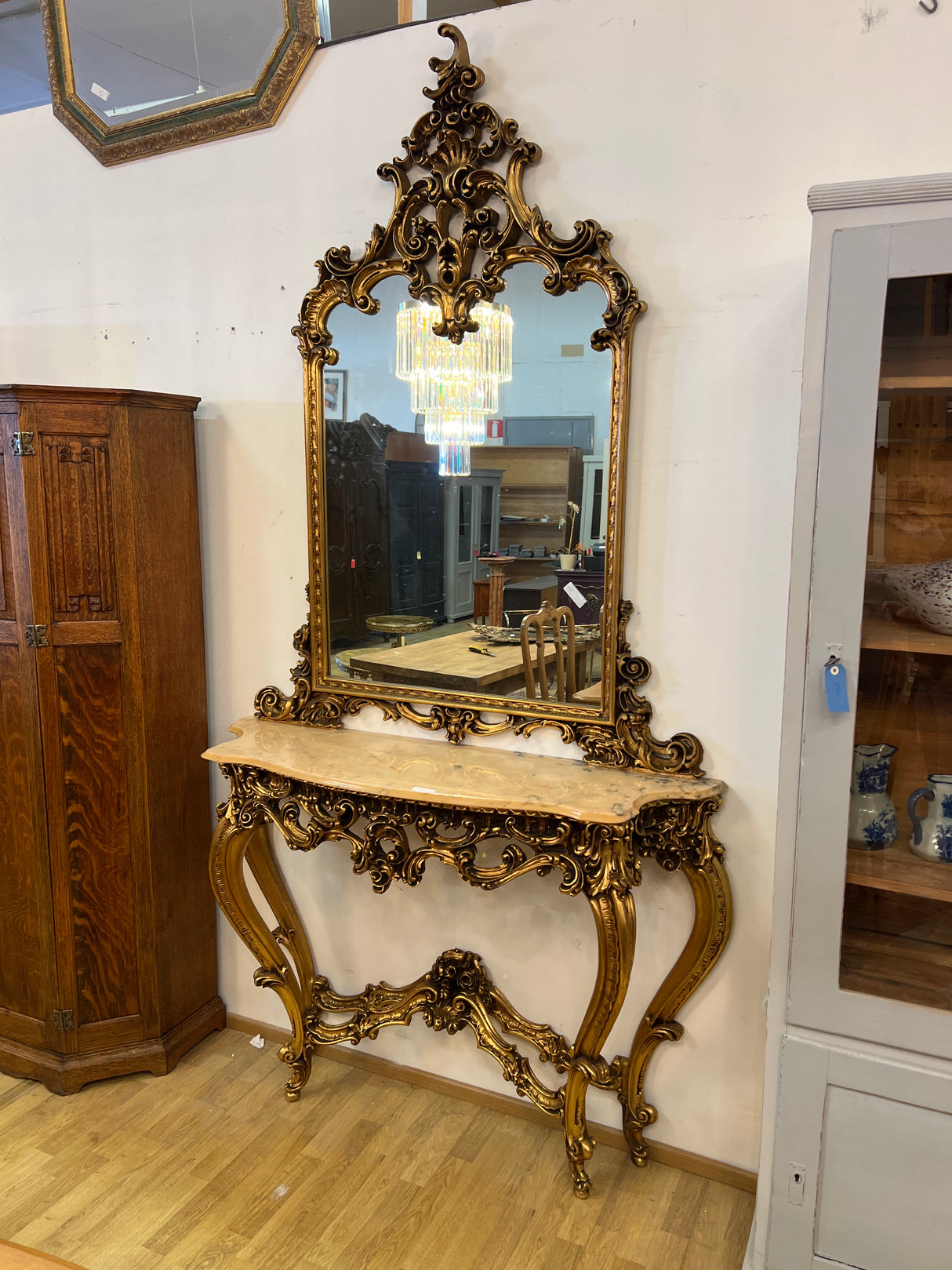 Huikea rokokoo konsolipeilipöytä L. 138cm, S. 41,5cm ja K. 258cm