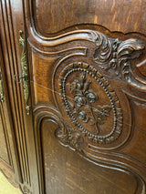 1800-luvun vaatekaappi. L. 160cm, S. 60cm ja K. 240cm