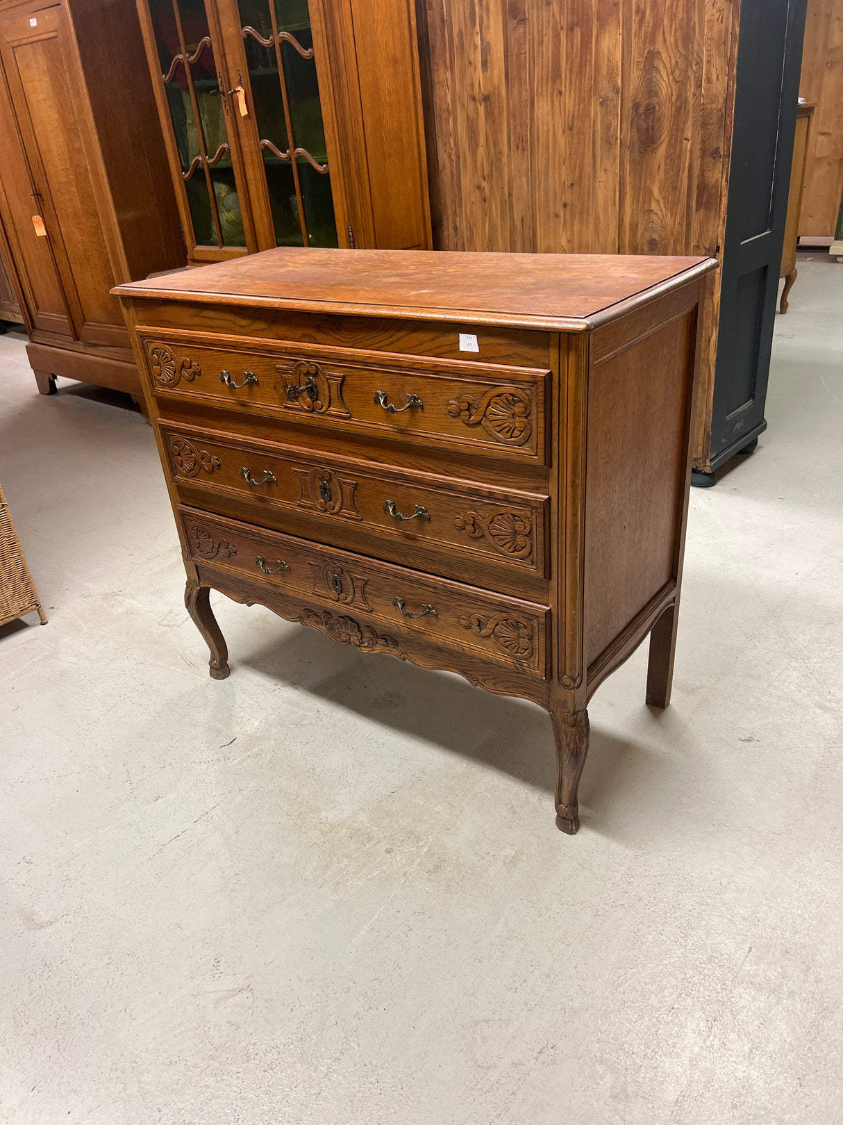 Rokokoo lipasto L. 99cm, S. 44,5cm ja K. 88cm