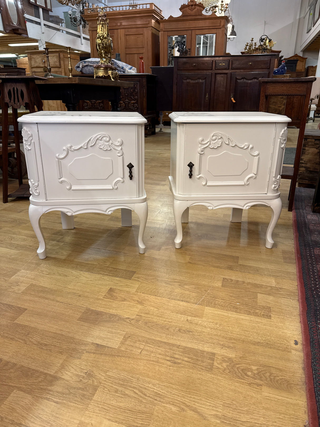 Rococo bedside tables W.48.5cm, D.35.5cm, H.59.5cm