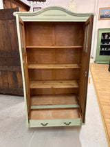 Jugend vitriinikaappi L. 105cm, S. 44cm ja K. 187,5cm