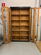 Mahtava vanha kirjakaappi L. 146cm, S.48cm ja K. 260cm