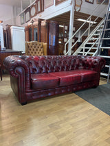 Chesterfield sohva L. 220cm, S. 93cm ja K. 77cm