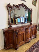 Uskomattoman kaunis italialainen ruokasalikalustokokonaisuus. Pöytä + 6 tuolia, astiakaappi, senkki + peili.