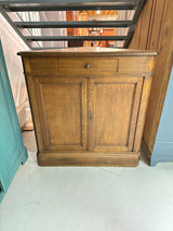 Upea tammi-kulmakaappi L.101.5cm, S.52cm, K.105cm