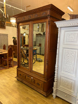 Upea tamminen vaatekaappi 1910-luvulta L. 148cm, S. 68cm ja K. 223cm