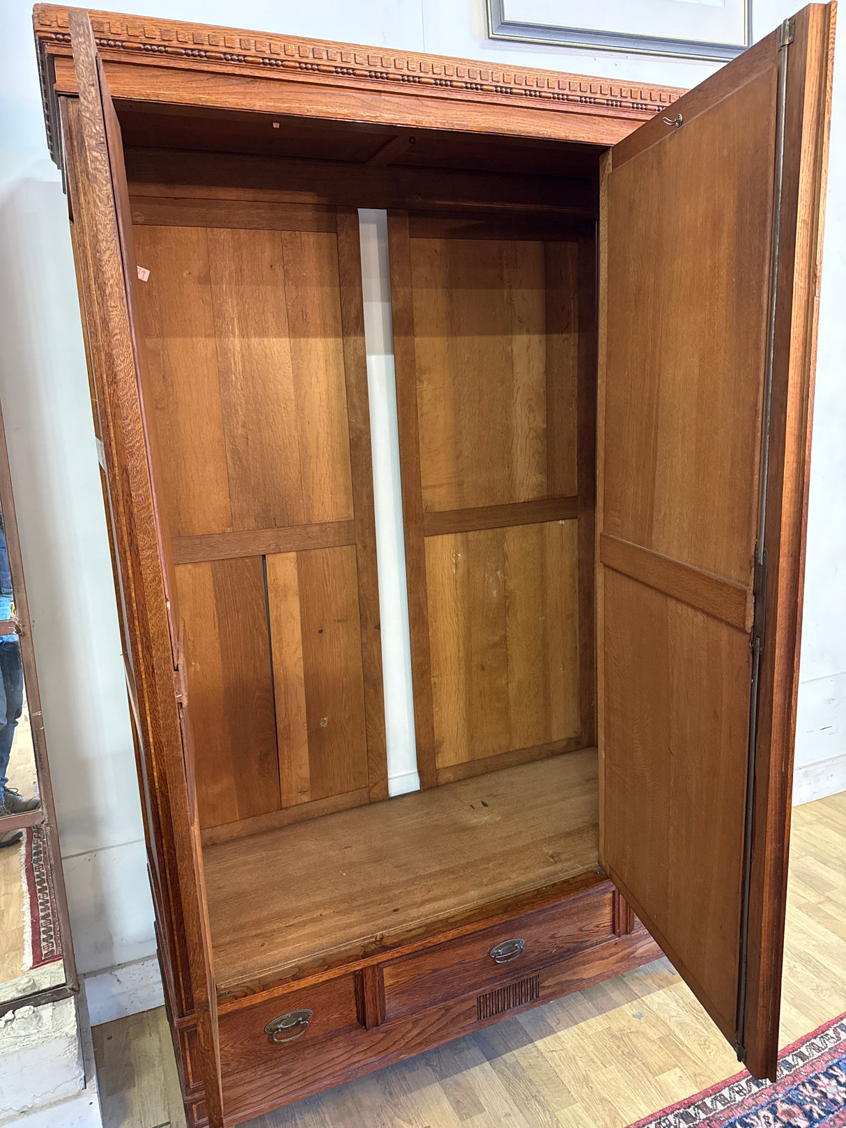 Upea Jugend-vaatekaappi L.145cm, S.62cm, K.212cm