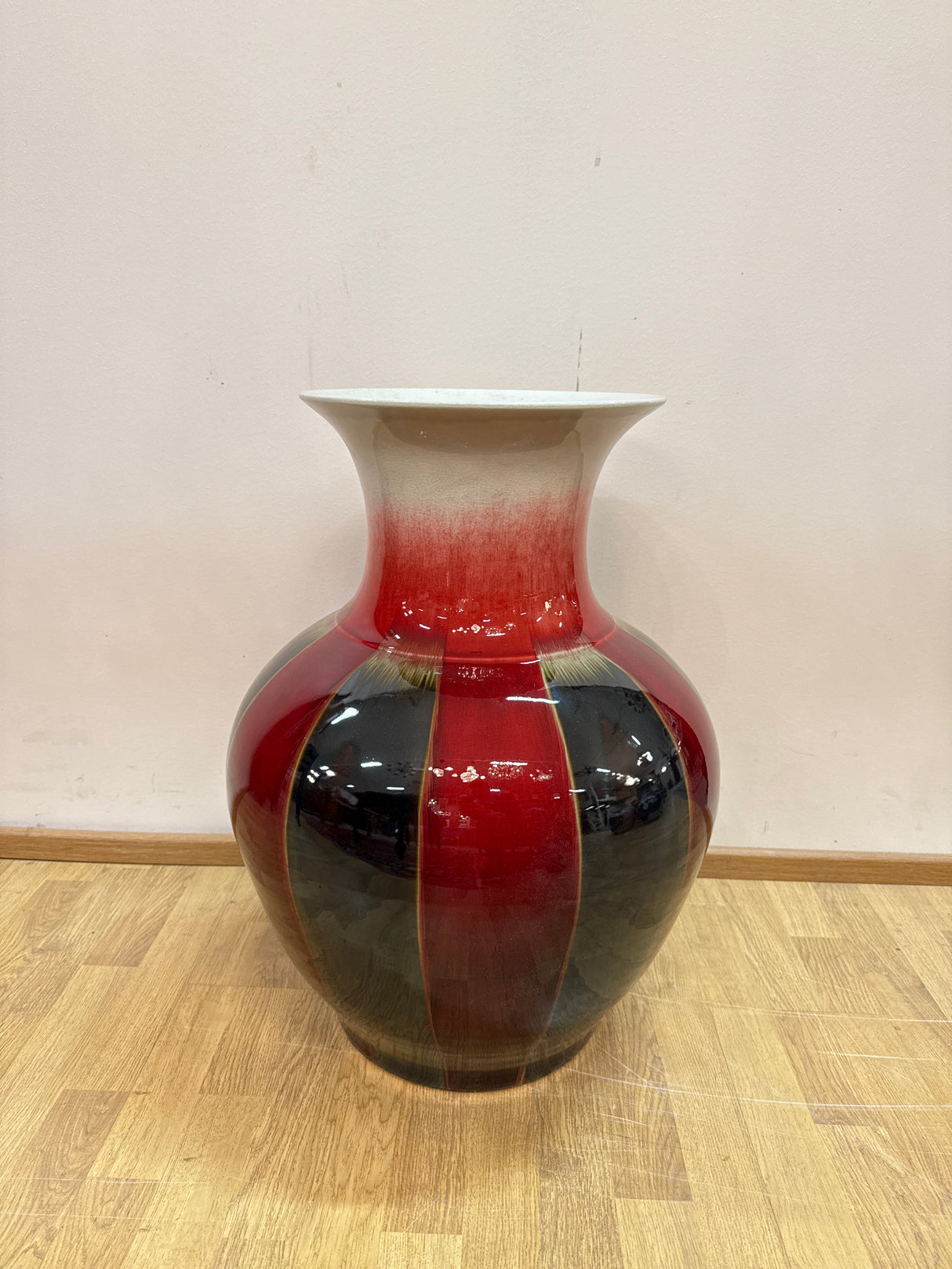 Erittäinkaunis Kiinalainen posliinimalja K. 65cm, H.47cm