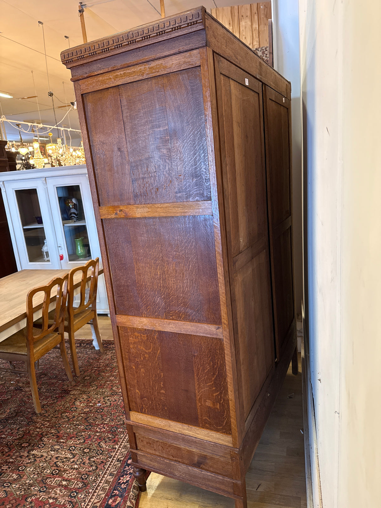 Upea Jugend-vaatekaappi L.145cm, S.62cm, K.212cm