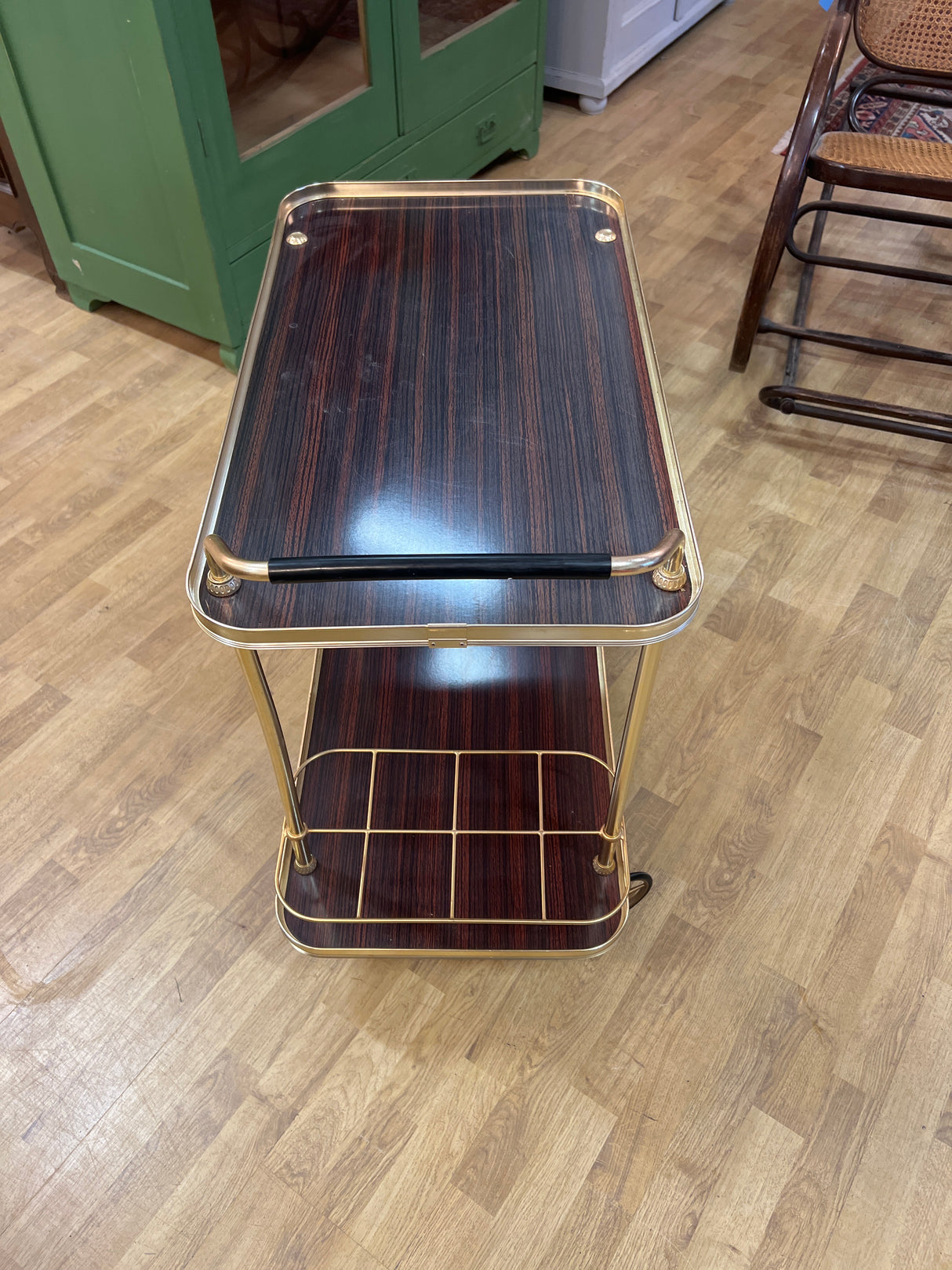 Tarjoiluvaunu L. 83cm, S. 47cm ja K. 79cm