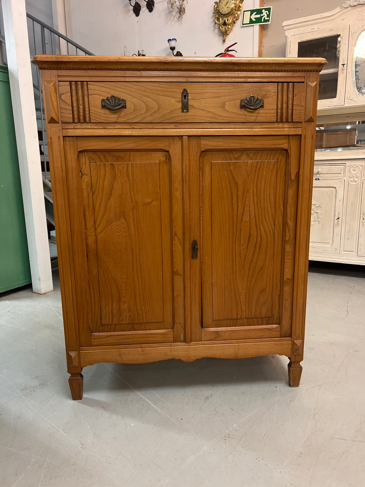 Tammi senkki L. 105cm, S. 52cm ja K. 133,5cm