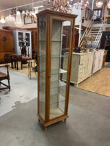 Vitriinikaappi L. 44cm, S. 30,5cm ja K. 160,5cm