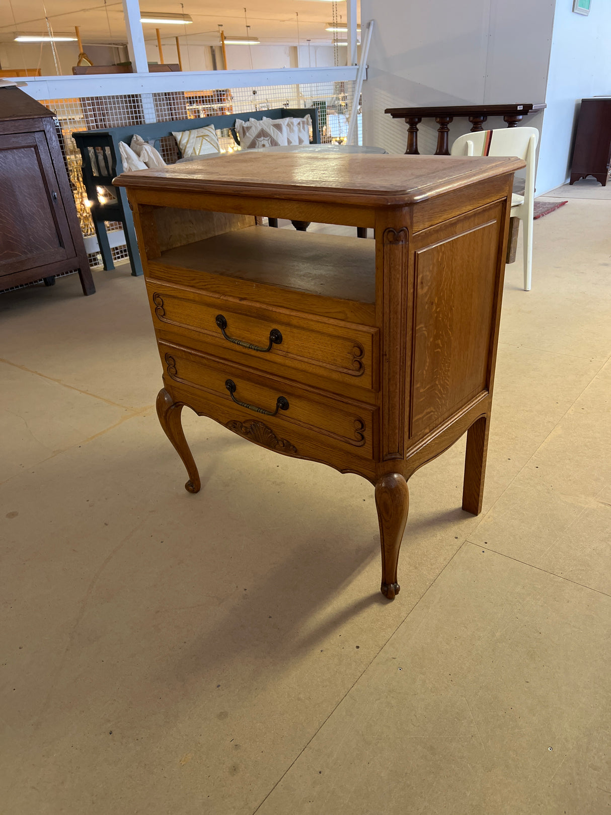 Rokokoo lipasto L. 73,5cm, S. 42,5cm ja K. 82,5cm.