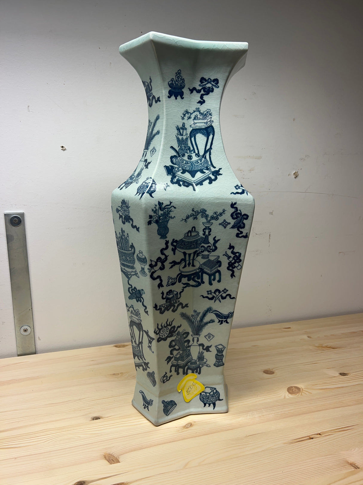 Upea käsinmaalattu posliinivaasi😍 Korkeus 60cm