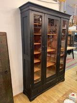 Mahtava kirjakaappi L. 154cm, S, 42cm ja K. 218cm