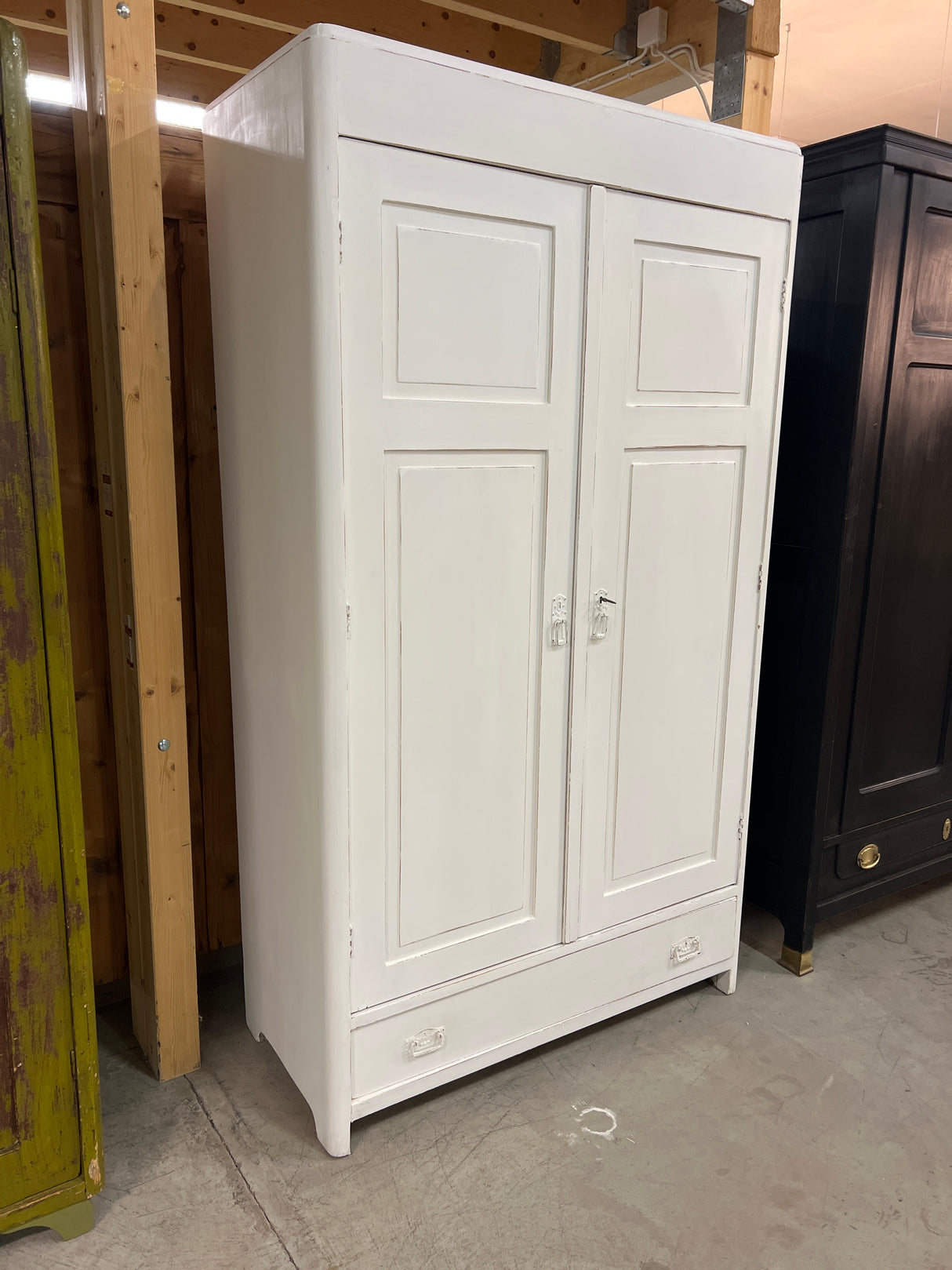 Simply beautiful white wardrobe W. 110cm, D.50cm and H. 193cm