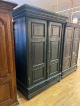 Vaatekaappi L. 135,5cm, S. 62,5cm ja K. 194cm