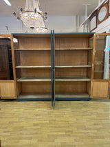 Mahtava vitriinikaappi L. 249cm, S. 60cm ja K. 216cm