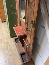 Upea eteiskaluste L. 114cm, S. 23,5cm ja K. 202cm