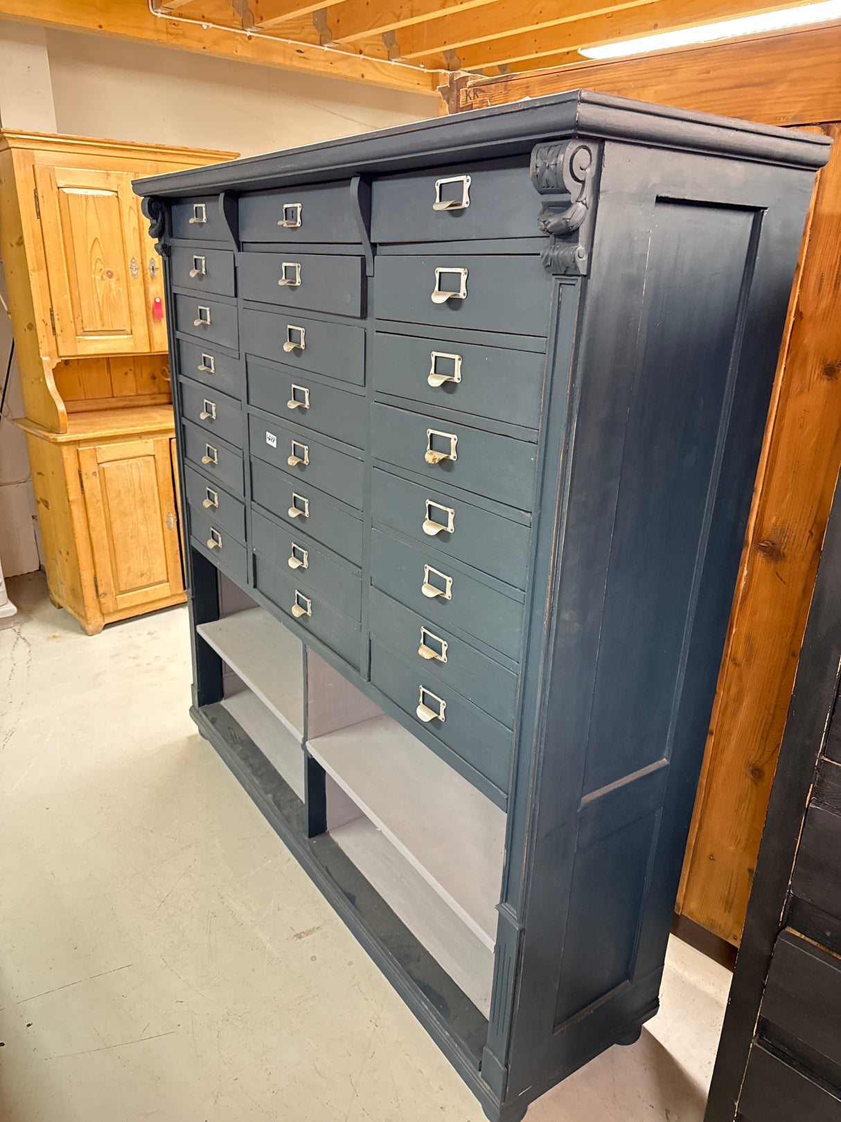 Upea tummansininen lokerikko L.165cm, S.48cm, K.169.5cm